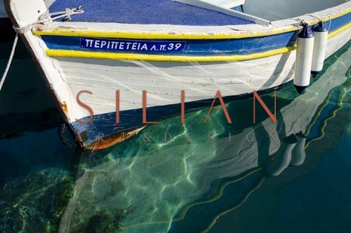 希腊科孚岛的工作船 IV
